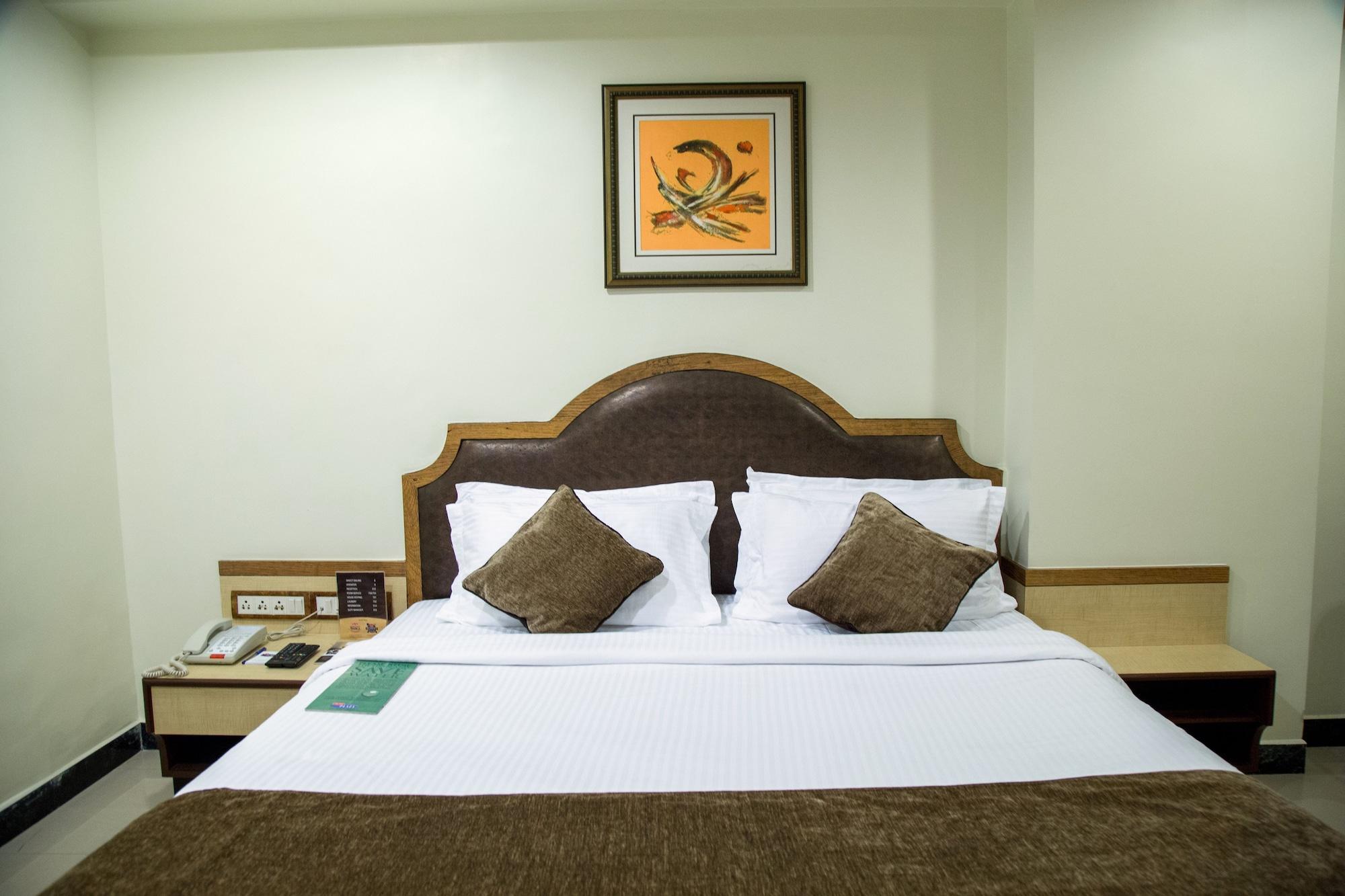 Hotel Tip Top Plaza Тхане Екстер'єр фото