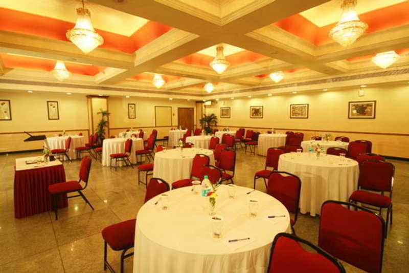 Hotel Tip Top Plaza Тхане Екстер'єр фото