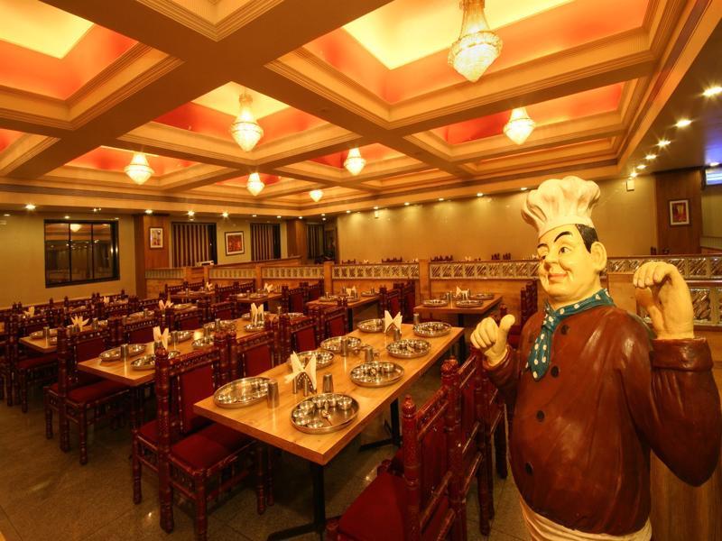 Hotel Tip Top Plaza Тхане Екстер'єр фото